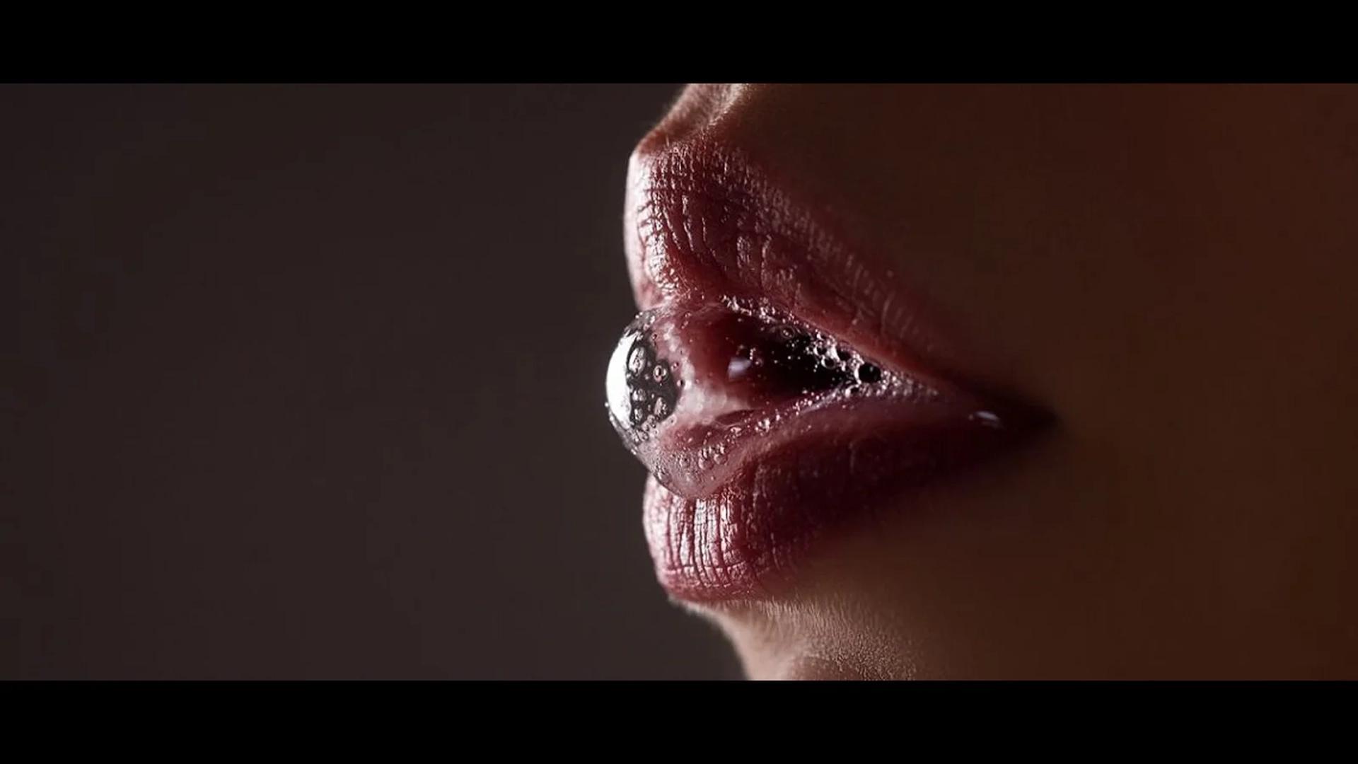 La Saliva como Lubricante: ¿Una Buena Opción?